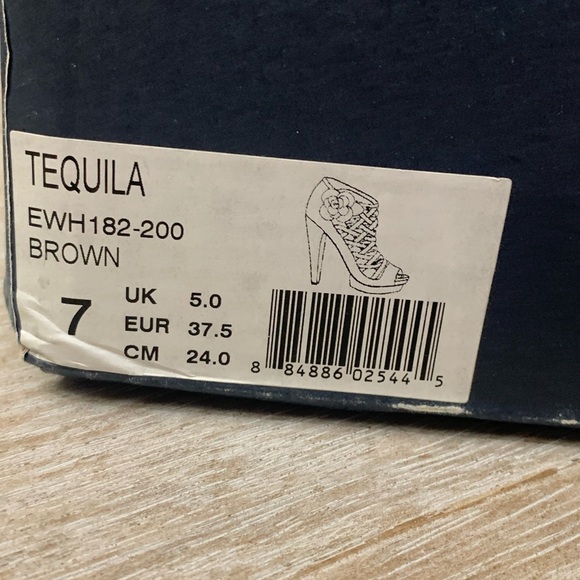 Heels - Picture 4 of 4